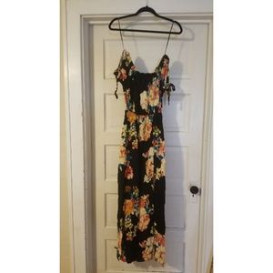 Black Maxi Floral Off-the-shoulders Dress